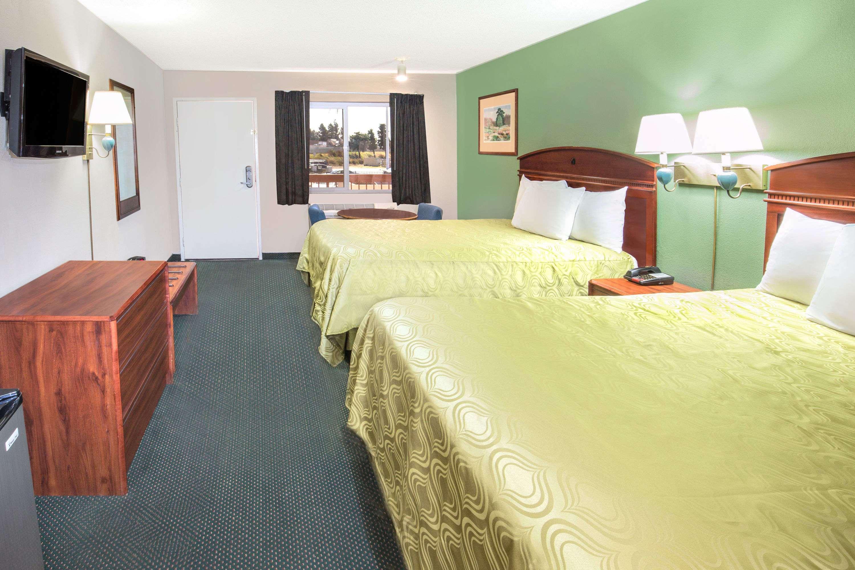 Days Inn By Wyndham Ontario Airport Dış mekan fotoğraf