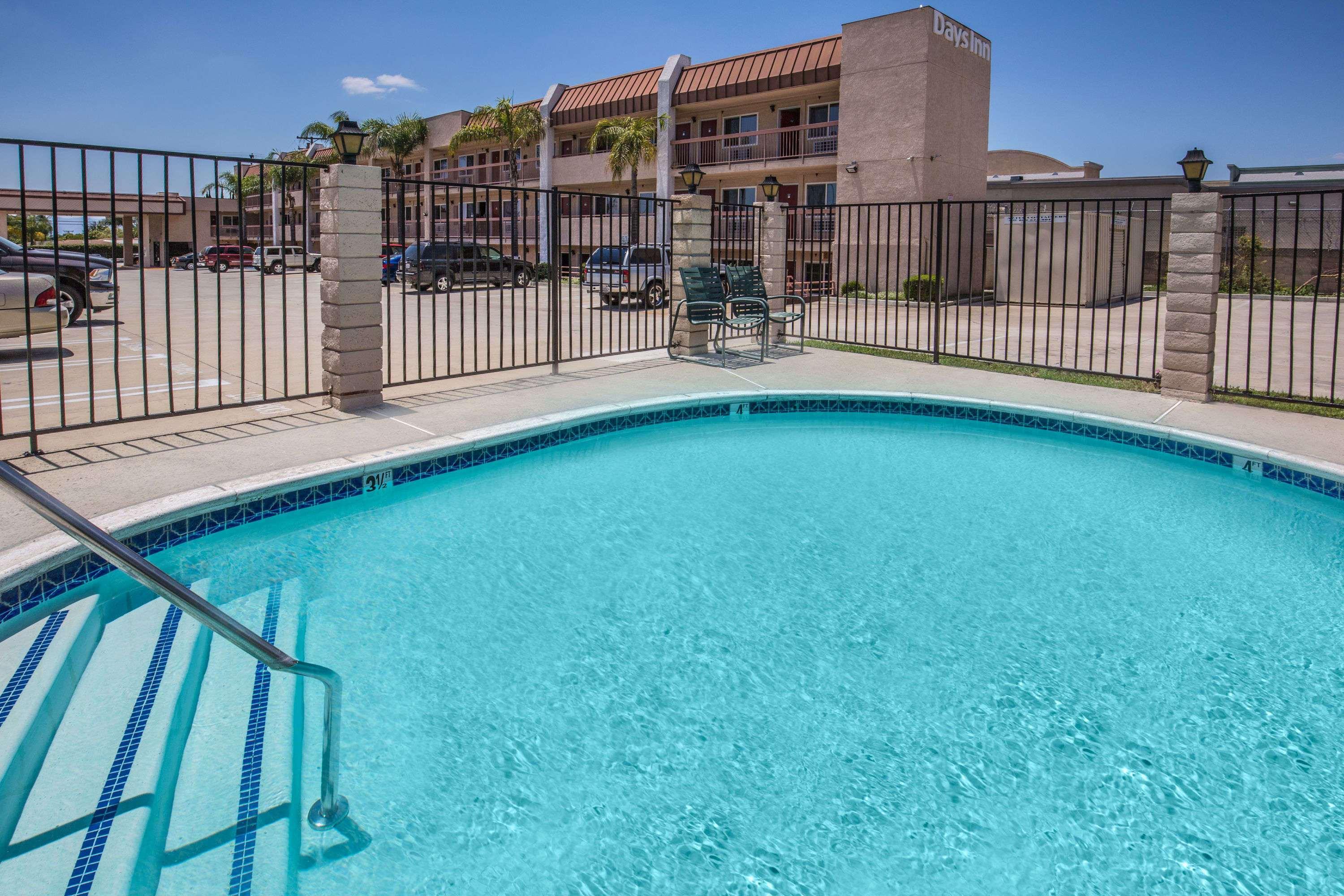 Days Inn By Wyndham Ontario Airport Dış mekan fotoğraf