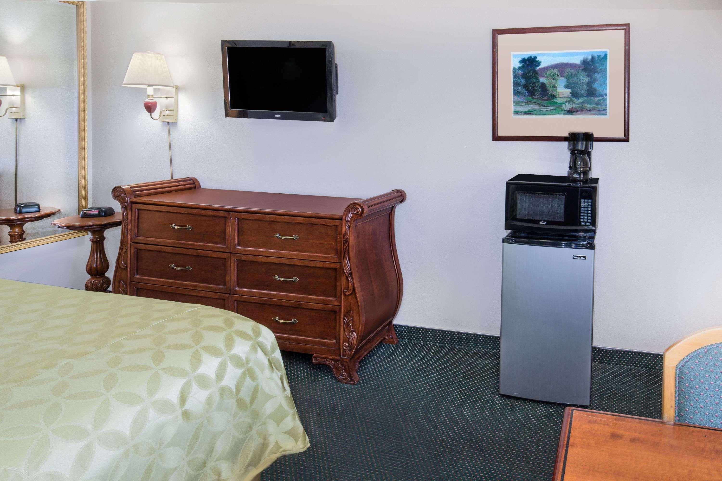 Days Inn By Wyndham Ontario Airport Dış mekan fotoğraf