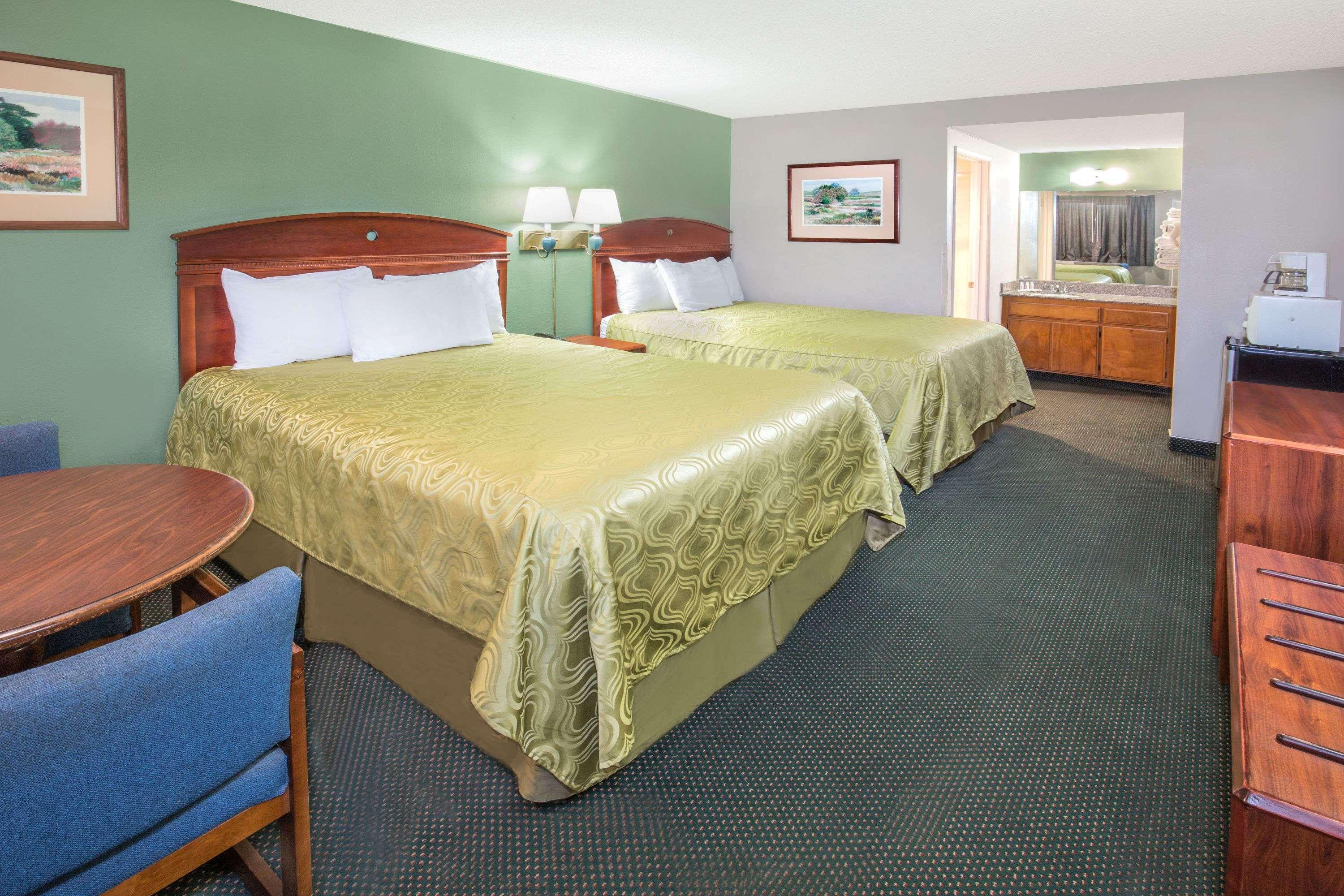 Days Inn By Wyndham Ontario Airport Dış mekan fotoğraf