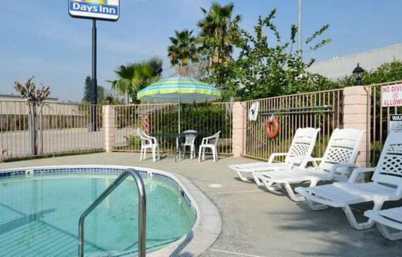 Days Inn By Wyndham Ontario Airport Dış mekan fotoğraf