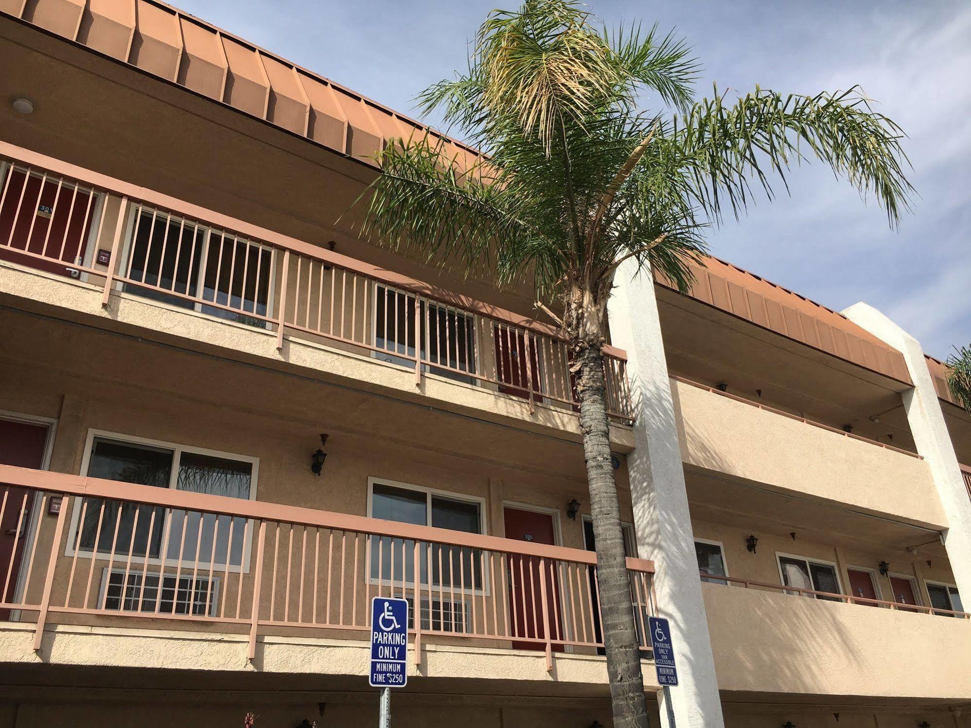 Days Inn By Wyndham Ontario Airport Dış mekan fotoğraf