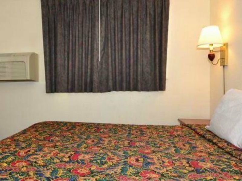 Days Inn By Wyndham Ontario Airport Dış mekan fotoğraf